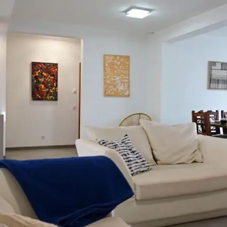 Apartamento Unique Beautifully Renovated With Swimming Pool