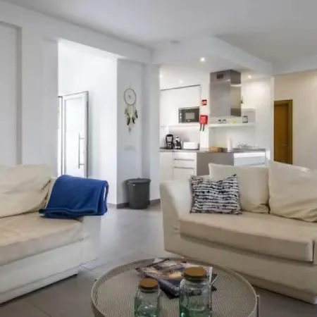 Unique Beautifully Renovated With Swimming Pool * Quarteira