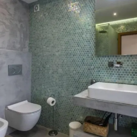 Unique Beautifully Renovated With Swimming Pool *